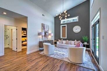 Upscale & Quiet Paducah Retreat On 15 Acres!