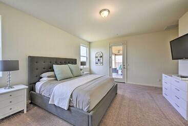 Visalia Home W/ Yard: 4 Mi To Downtown!