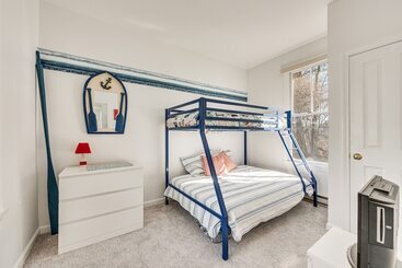 Cozy Wells Cottage W/ Pool Access: 1 Mi To Beach!