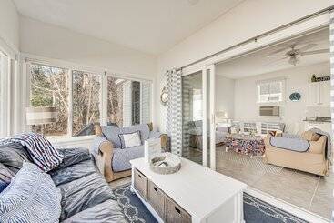 Cozy Wells Cottage W/ Pool Access: 1 Mi To Beach!
