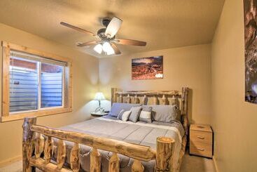 Сельский дом Whistling Woods Cabin: Meadow Views + Gas Grill!