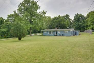 Bright Springfield Home: Walk To Nature Center!