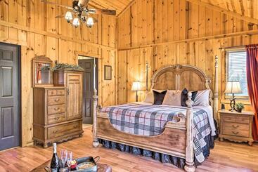 بيت ريفى Cabin On Table Rock Lake W/ Hot Tub & Fire Pit!