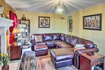 Central Kansas City Home < 3 Mi To Downtown!