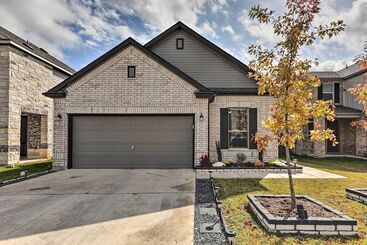 Charming Home Near Austin W/ Grill & Porch!