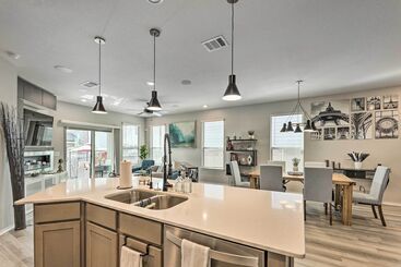 Charming Home Near Austin W/ Grill & Porch!