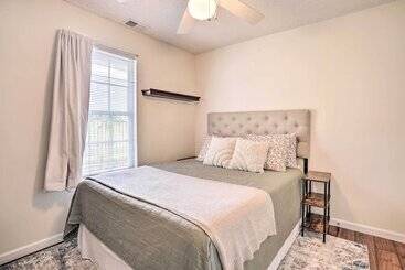 Cozy Home W/ Yard ~ 9 Mi To Dtwn Charleston!