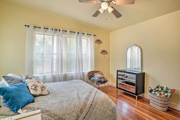 Cozy Las Cruces Gem: Fire Pit, Patio & Views!