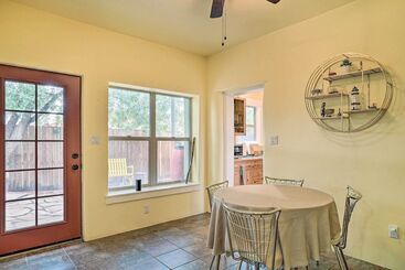 Cozy Las Cruces Gem: Fire Pit, Patio & Views!