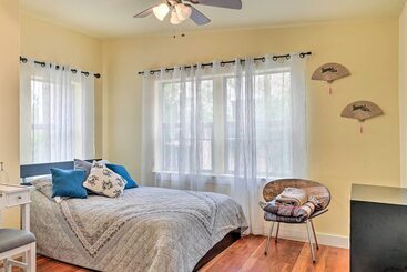 Cozy Las Cruces Gem: Fire Pit, Patio & Views!