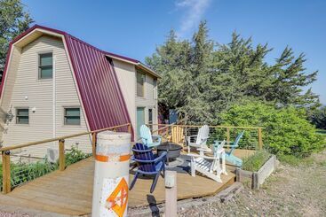 Crofton Cabin W/ Tiki Hut & Water Views!