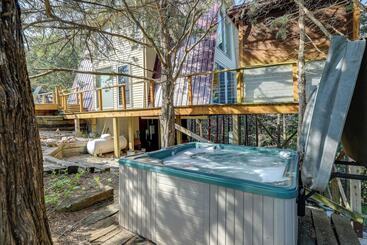 Crofton Cabin W/ Tiki Hut & Water Views!