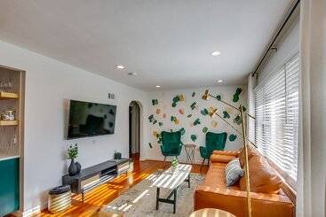 Dreamy St Charles Retreat W/ Furnished Patio!