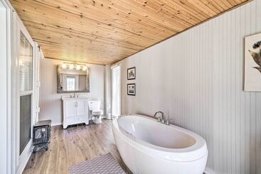 Eclectic Osage Cottage In Historic District
