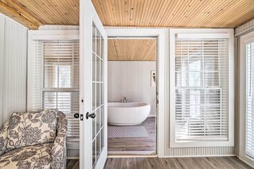 Eclectic  Osage Cottage  In Historic District