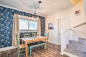 Greenville Escape W/ Deck + Fire Pit!