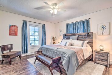Greenville Escape W/ Deck + Fire Pit!