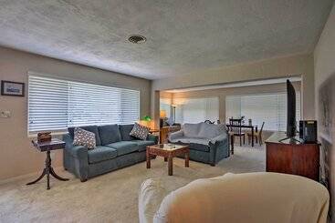 بيت ريفى Ormond Beach Home: Screened Porch, Walk To Beach!