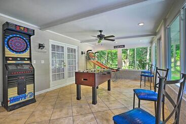 Huge Lutz Family Retreat W/ Game Room & Pool!