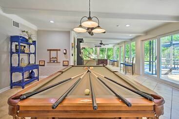 Huge Lutz Family Retreat W/ Game Room & Pool!