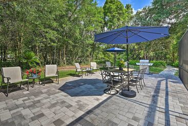 Huge Lutz Family Retreat W/ Game Room & Pool!