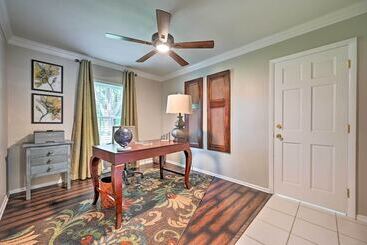 Huge Lutz Family Retreat W/ Game Room & Pool!