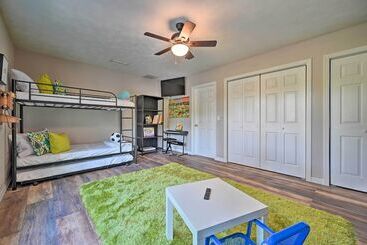 Huge Lutz Family Retreat W/ Game Room & Pool!