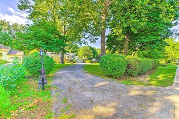 Idyllic Springfield Haven W/ Screened Porch!