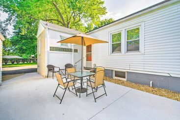 Idyllic Springfield Haven W/ Screened Porch!