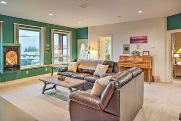 Ketchikan Home: Bay Views, 1/2 Mi To Hiking Trails