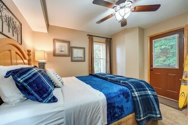 Lake View Home In Blue Eye W/ Hot Tub & Fire Pit!