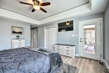 茅舍 Dock & Fire Pit: Lakefront Rocky Mount Home!
