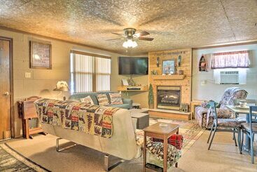 茅舍 Waterfront Bull Shoals Lake Cabin W/ Deck + Views!