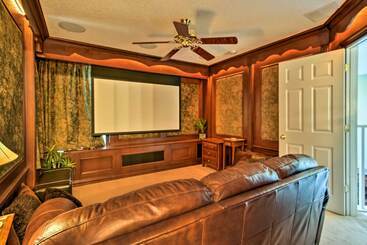Luxe Terra Verde Villa W/ Theater: 6 Mi To Disney!