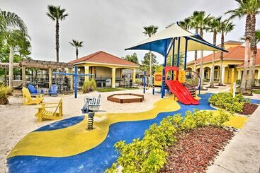 Luxe Terra Verde Villa W/ Theater: 6 Mi To Disney!