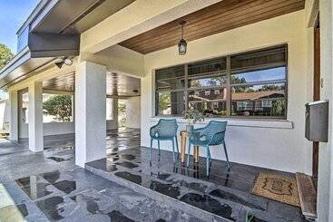 Mid Century Modern Escape In Central Lakeland!