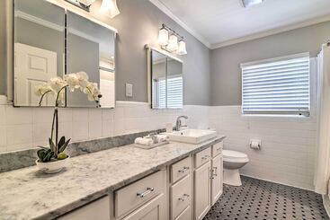 Mid Century Modern Escape In Central Lakeland!