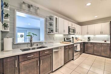 Mid Century Modern Escape In Central Lakeland!