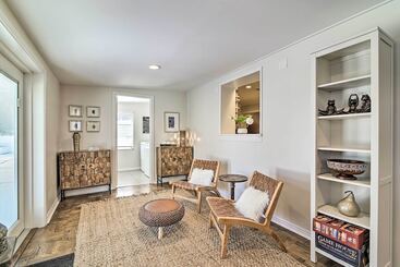 Mid Century Modern Escape In Central Lakeland!