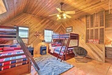 Nini S Love  Cottage W/ Deck + Fishing Pond!