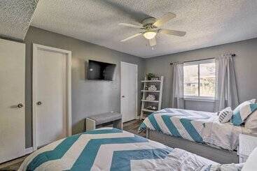 North Charleston Home With Fire Pit And Gazebo!