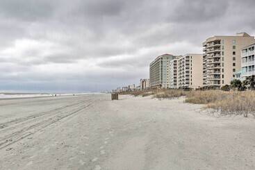 North Myrtle Beach Home: Steps To The Beach!