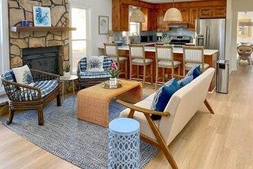 North Myrtle Beach Retreat: 3 Blocks To Beach