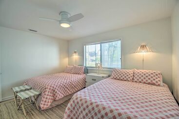 North Myrtle Beach Retreat: 3 Blocks To Beach