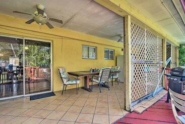 Quaint Central Miami Bungalow: 10 Mi To Mid Beach!