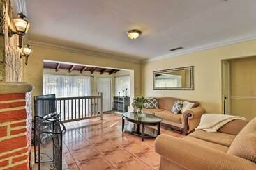 Quaint Central Miami Bungalow: 10 Mi To Mid Beach!