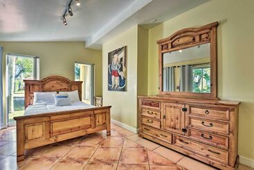 Quaint Central Miami Bungalow: 10 Mi To Mid Beach!