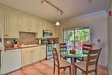 Quaint Central Miami Bungalow: 10 Mi To Mid Beach!