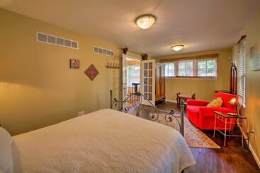 Quiet St Charles Cottage W/ Patio & 4 Acres