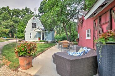 Quiet St Charles Cottage W/ Patio & 4 Acres